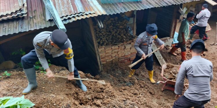 Jelang Ramadhan, Polres Aceh Tengah dan BKO Polda Aceh Kejar Pemulihan Fasilitas Ibadah dan Rumah Terdampak