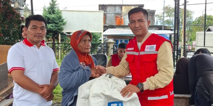 PMI Bener Meriah Salurkan Bantuan Plan Indonesia Di Kecamatan Bukit