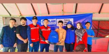 Anak Anak 4 Kampung Sumringah, Terima School Kit Dari PMI Dan Plan Indonesia