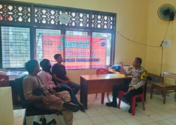 Polsek Pangkalan Kerinci Gelar Jumat Curhat, Warga Usul Siskamling Diaktifkan Kembali