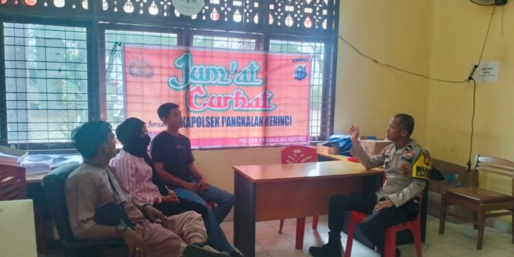 Polsek Pangkalan Kerinci Gelar Jumat Curhat, Warga Usul Siskamling Diaktifkan Kembali