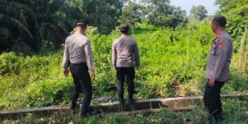 Polsek Pangkalan Kerinci Patroli Daerah Rawan Karhutla, Sosialisasikan Maklumat Kapolda Riau