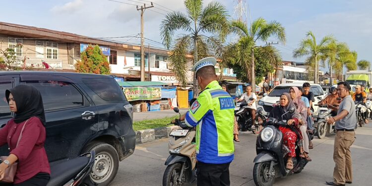Polsek Pangkalan Kuras Amankan Pasar Ramadan dalam Ops Tertib Lancang Kuning 2026