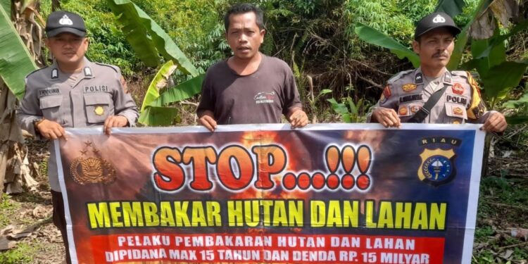 Polsek Teluk Meranti Gencarkan Sosialisasi Pencegahan Karhutla di Wilayahnya