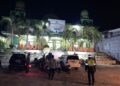 Empat Personel Polsek Pangkalan Kuras Amankan Shalat Tarawih di Sorek Satu