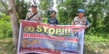 Polisi Sebarkan Maklumat Kapolda Riau, Edukasi Warga Cegah Karhutla