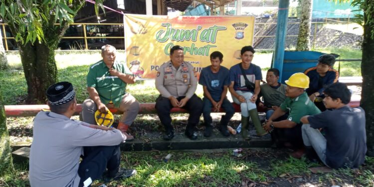 Polsek Kerumutan Gelar Jumat Curhat, Warga Keluhkan Balap Liar dan Remaja Nongkrong