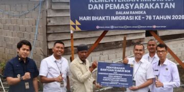 Perduli Bencana, Kepala Kantor Imigrasi Takengon Serahkan Bantuan Sumur Bor 