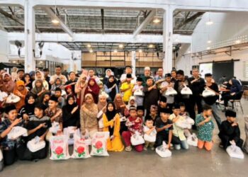 Sambut Ramadan, Holding Perkebunan Nusantara Melalui PT IKN Salurkan Santunan Anak Yatim