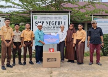 Holding Perkebunan Nusantara melalui PTPN IV Regional III Salurkan Rp2,4 Miliar untuk Perkuat Ekonomi dan Pendidikan di Rokan Hulu