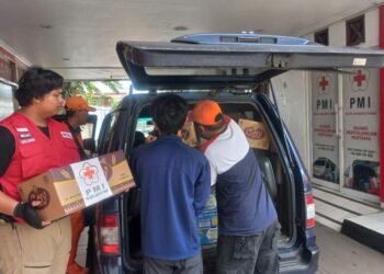 PMI Jakarta Timur Salurkan Bantuan Bagi Korban Banjir, Warga Diimbau Tetap Waspada