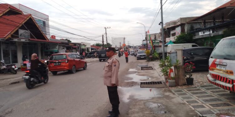 Polsek Pangkalan Kerinci Gelar Pengamanan dan Pengaturan Lalin Pasar Ramadan