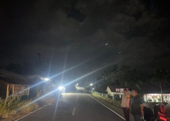 Polsek Kerumutan Gelar Patroli Subuh, Cegah Balap Liar dan Tawuran Antar Remaja