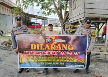 Polsek Pangkalan Kuras Edukasi Warga Cegah Karhutla di Sorek Satu