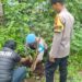 Polsek Teluk Meranti Tanam Bibit Pohon, Dukung Program Penghijauan Kapolda Riau