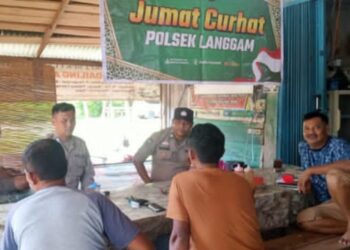 Polsek Langgam Gelar Jumat Curhat di Desa Segati, Warga Diajak Perkuat Komunikasi Jaga Kamtibmas