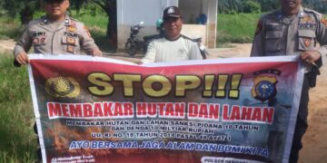 Polsek Pangkalan Kerinci Patroli Daerah Rawan Karhutla, Sosialisasikan Larangan Membakar Lahan