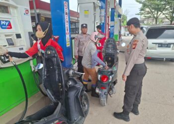 Patroli Polisi di Pusat Keramaian dan SPBU Pangkalan Kerinci Berlangsung Kondusif