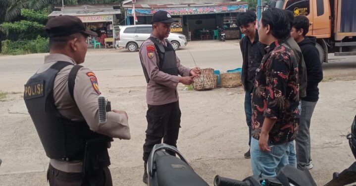 Polsek Ukui Laksanakan Patroli dan Edukasi Kamtibmas kepada Masyarakat