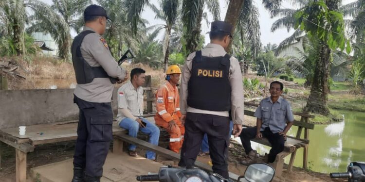 Personel Polsek Ukui Laksanakan Patroli dan Himbauan Karhutla kepada Masyarakat