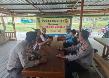 Polsek Kuala Kampar Gelar Jumat Curhat, Warga Sampaikan Keluhan Karhutla hingga Knalpot Brong
