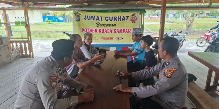 Polsek Kuala Kampar Gelar Jumat Curhat, Warga Sampaikan Keluhan Karhutla hingga Knalpot Brong