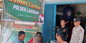 Polsek Langgam Gelar Jumat Curhat di Desa Segati, Warga Diajak Perkuat Sinergi Jaga Kamtibmas