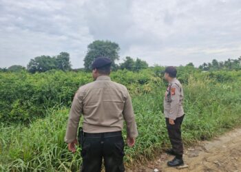 Polsek Pangkalan Kerinci Patroli Daerah Rawan Karhutla dan Sosialisasikan Larangan Membakar Lahan