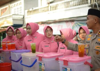 Polsek Benai Berbagi Takjil dan Gelar Buka Puasa Bersama di Bulan Ramadan