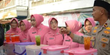 Polsek Benai Berbagi Takjil dan Gelar Buka Puasa Bersama di Bulan Ramadan