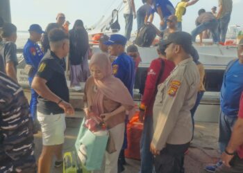 Polsek Kuala Kampar Pantau Arus Mudik Lebaran di Pelabuhan Teluk Dalam