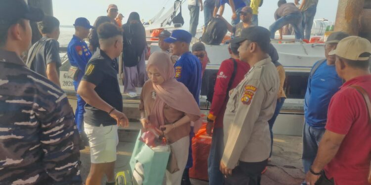 Polsek Kuala Kampar Pantau Arus Mudik Lebaran di Pelabuhan Teluk Dalam