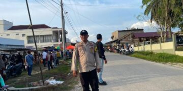 Polsek Kerumutan Gelar Tertib Ramadhan dan Pengaturan Lalu Lintas di Pasar Desa Bukit Lembah Subur