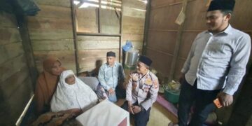 Kapolsek Marzuki Tebar Kebahagiaan Untuk Dhuafa Jelang Lebaran Di Tanah Luas