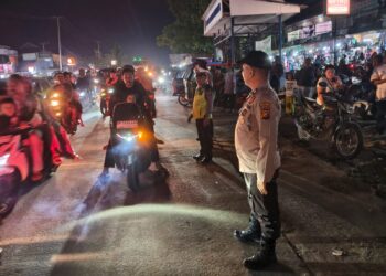 Polsek Pangkalan Kuras Amankan Pawai Malam Takbiran, Arus Lalu Lintas Tetap Kondusif