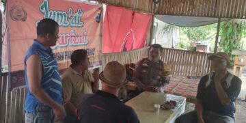 Jumat Curhat di Pangkalan Kerinci, Warga Diajak Jaga Kamtibmas dan Toleransi