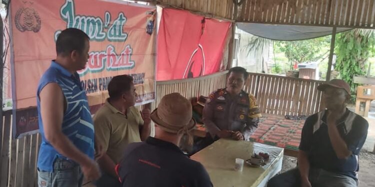 Jumat Curhat di Pangkalan Kerinci, Warga Diajak Jaga Kamtibmas dan Toleransi