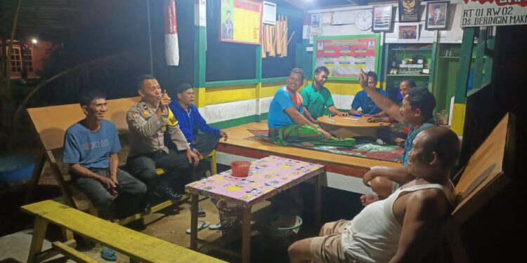 Polsek Kerumutan Patroli Pos Kamling, Tingkatkan Keamanan dan Kesadaran Masyarakat