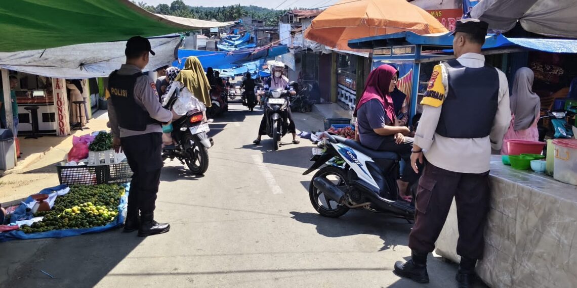 Akhir Pekan, Polsek Ukui Intensifkan Patroli Obvit dan Pasar Antisipasi C3