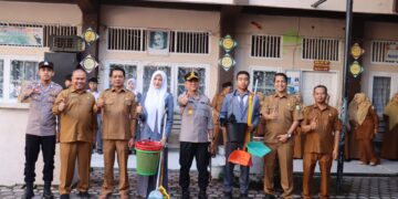 Hari Pertama Masuk Sekolah, Kapolres Aceh Tengah Pimpin Upacara Di SMAN 1 Takengon