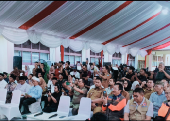 Pemko Langsa hari ini telah membagikan bantuan kepada 1.326 unit rumah, yang terdiri dari 780 unit rusak ringan dan 546 unit rusak sedang.