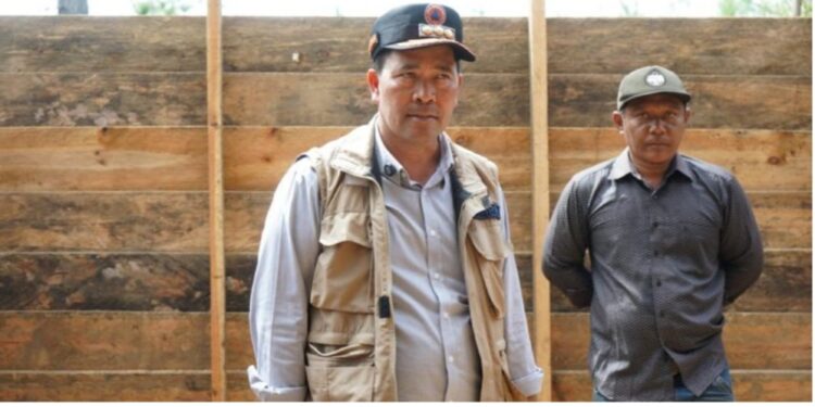 Bupati Haili Yoga Tinjau Pengungsian Kampung Umang Linge, Pastikan Bantuan dan Opsi Hunian