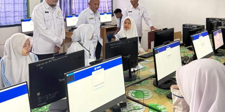 SMP Negeri 10 Takengon Melaksanakan Ujian Tes Kompetensi Akademik 