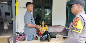 Bhabinkamtibmas Pangkalan Kerinci Ajak Warga Aktif Jaga Kamtibmas dan Cegah Karhutla