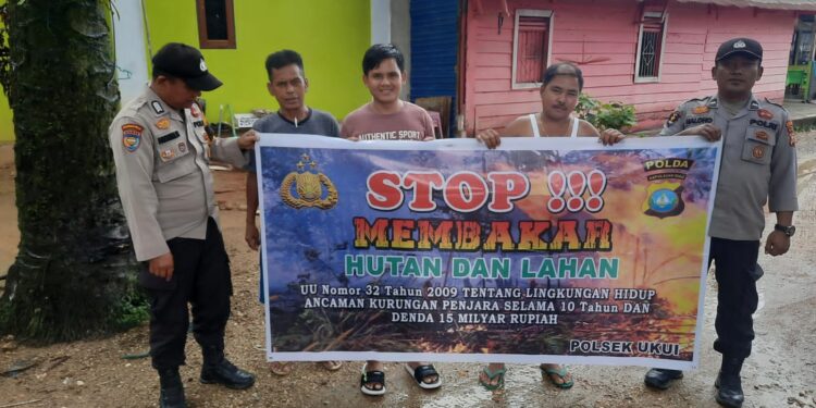 Polsek Ukui Gencarkan Patroli dan Himbauan Karhutla, Ajak Warga Jaga Lingkungan