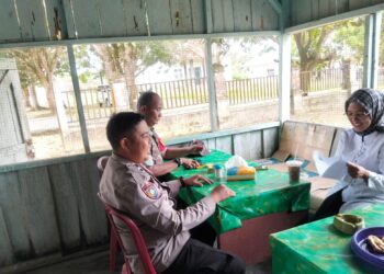 Bhabinkamtibmas Ini Lakukan DDS Sambang Warga dan Edukasi Bijak Bermedsos