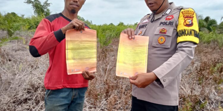 Polsek Kerumutan Laksanakan Patroli Karhutla dan Sosialisasi Larangan Membakar Lahan