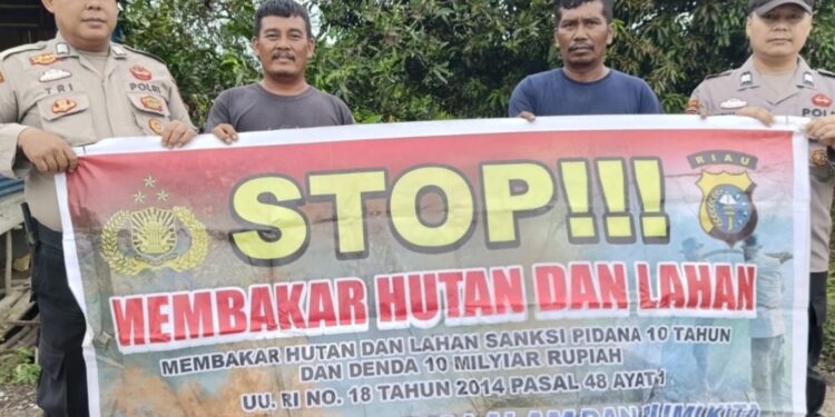 Polisi Gelar Patroli dan Sosialisasi Cegah Karhutla di Pangkalan Kerinci Pelalawan