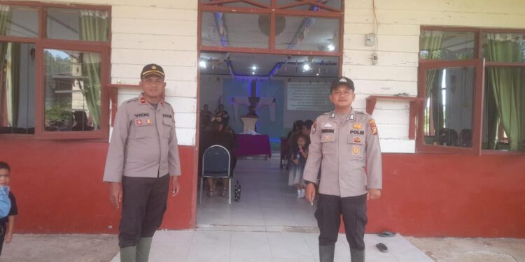 Polsek Teluk Meranti Sterilkan Gereja Jelang Ibadah Jumat Agung