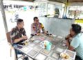 Bhabinkamtibmas Sambangi Warga di Pangkalan Kerinci, Imbau Jaga Kamtibmas